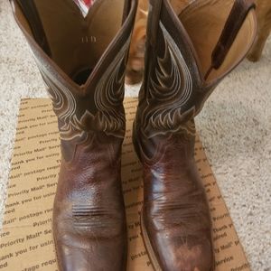 Mens Ariat Boots 👢 11D used